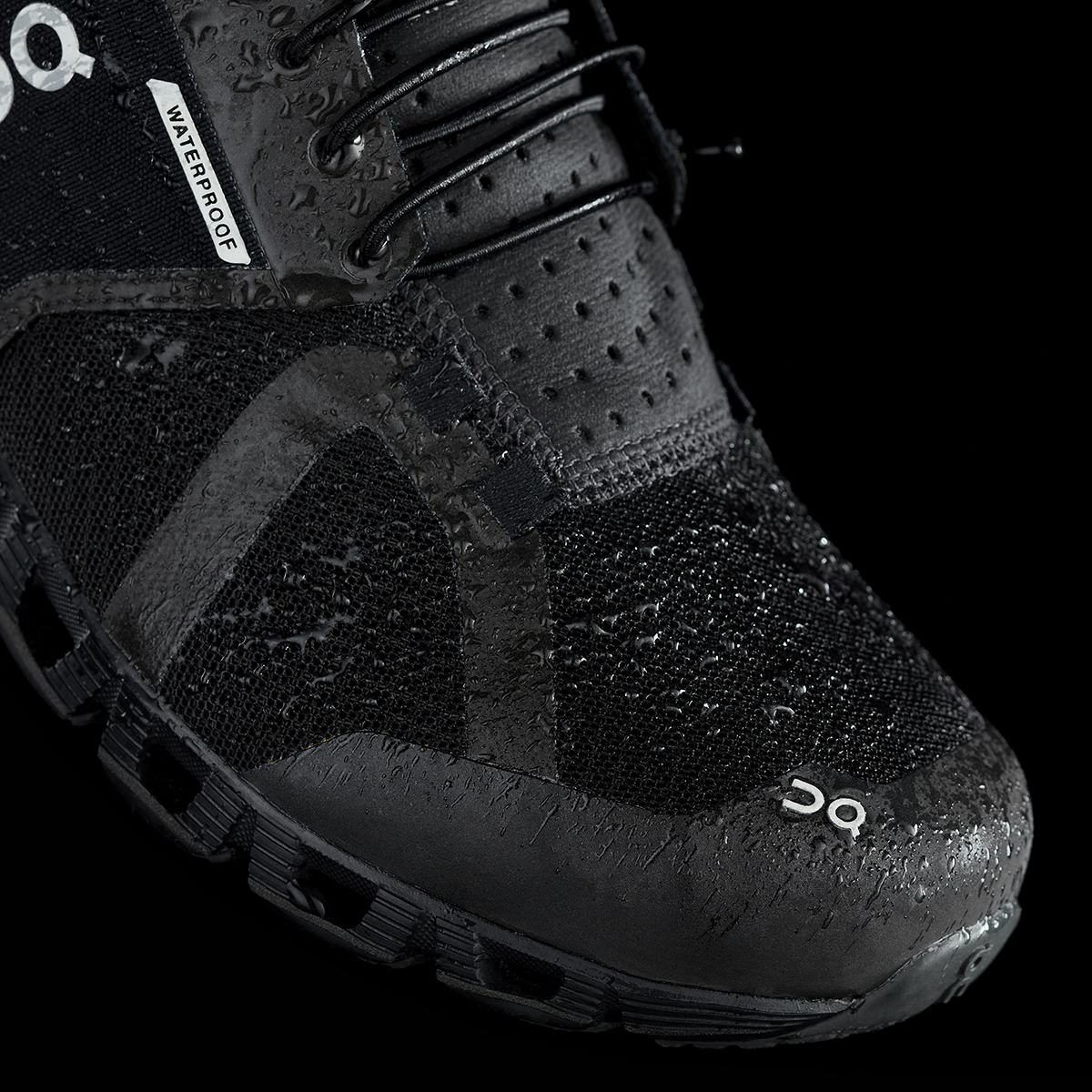 ON Кроссовки CLOUD WATERPROOF  Black / Lunar женские Артикул: 000019.99986